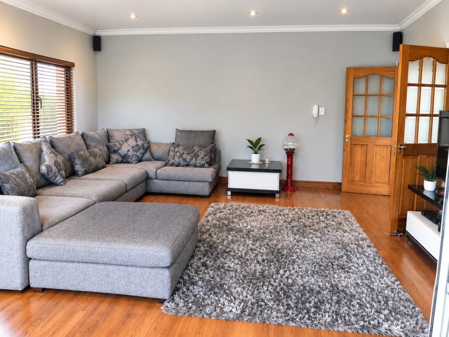 4 Bedroom Property for Sale in Heuwelsig Free State